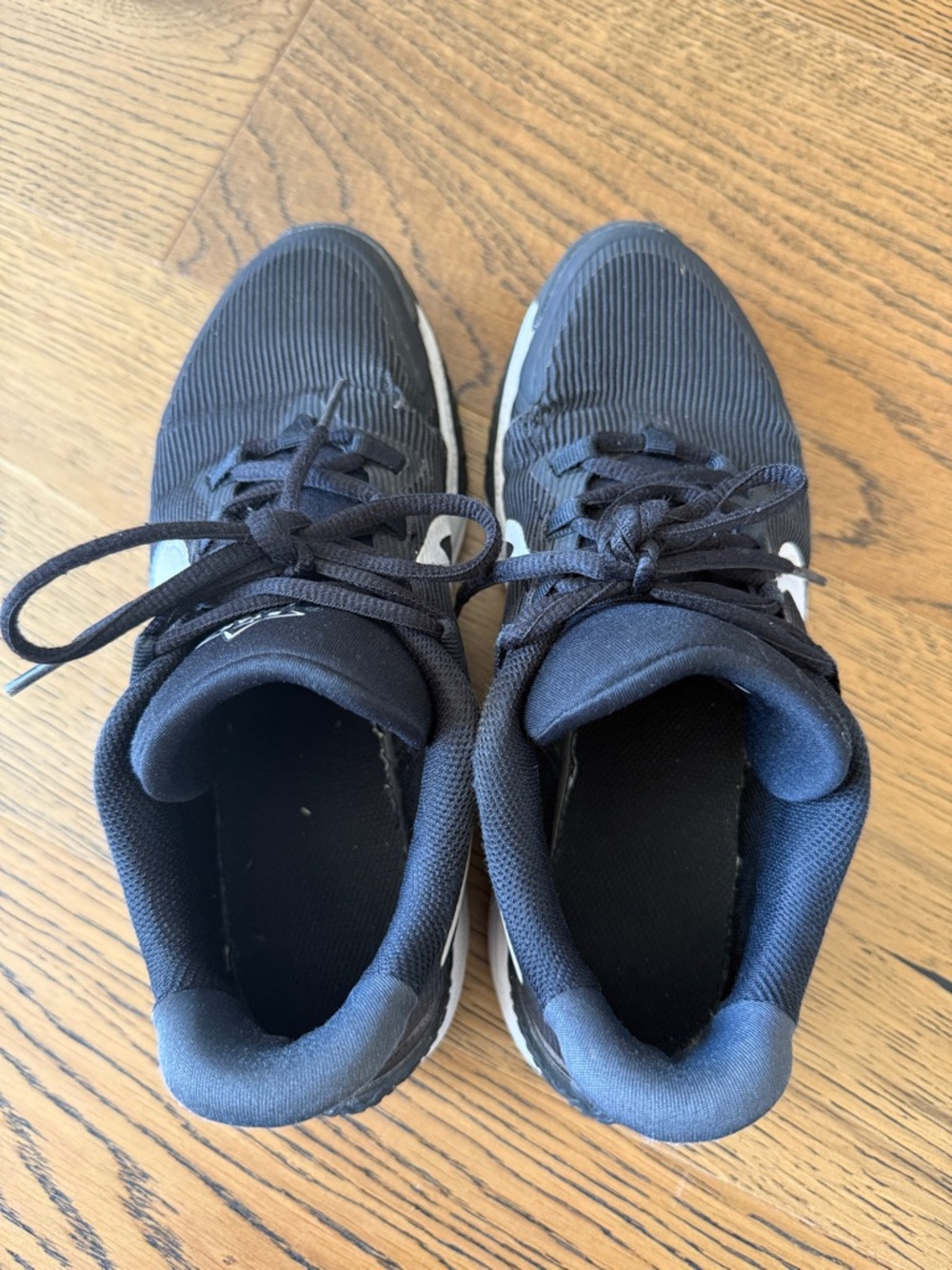Nike Star Runner 4 - kids size 5Y - Picture 3 of 8